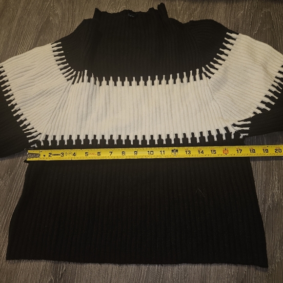 French Connection black and white sweater - Picture 6 of 8